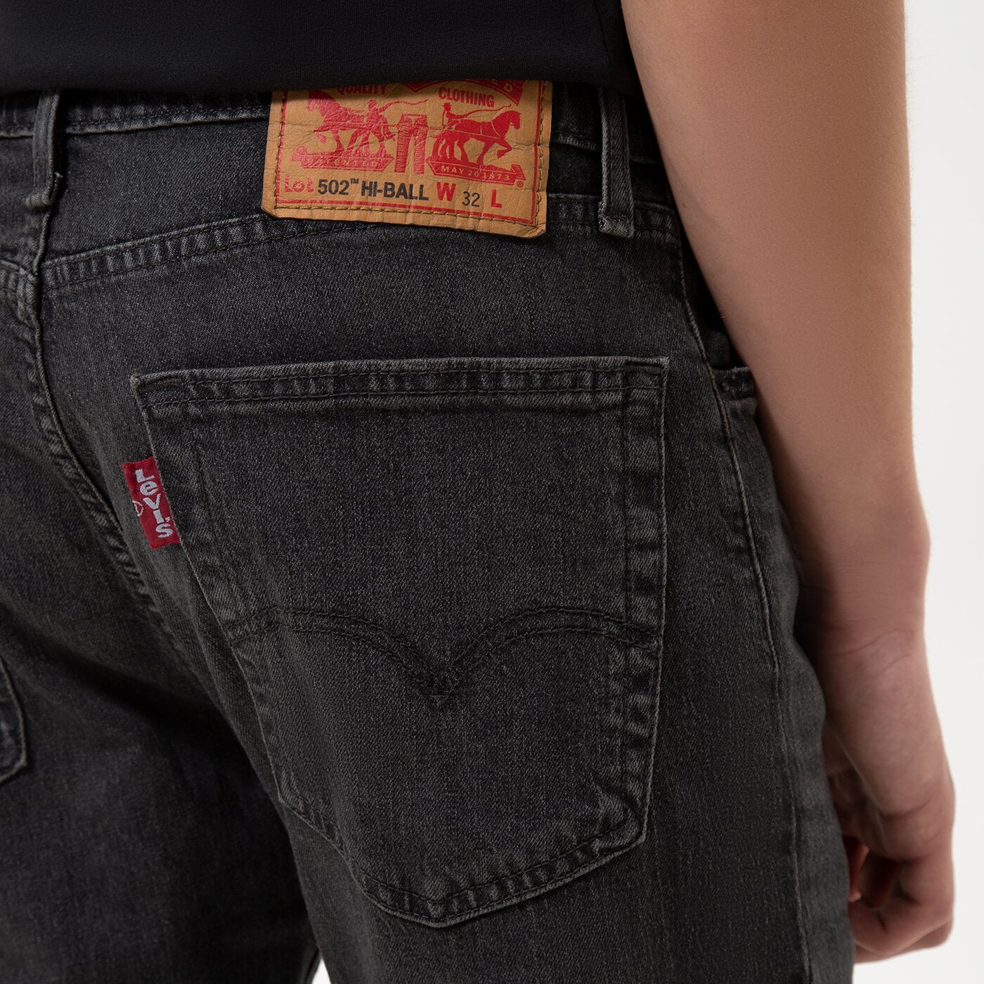 LEVI'S HOSE 502 TAPER HI BALL Schwarz