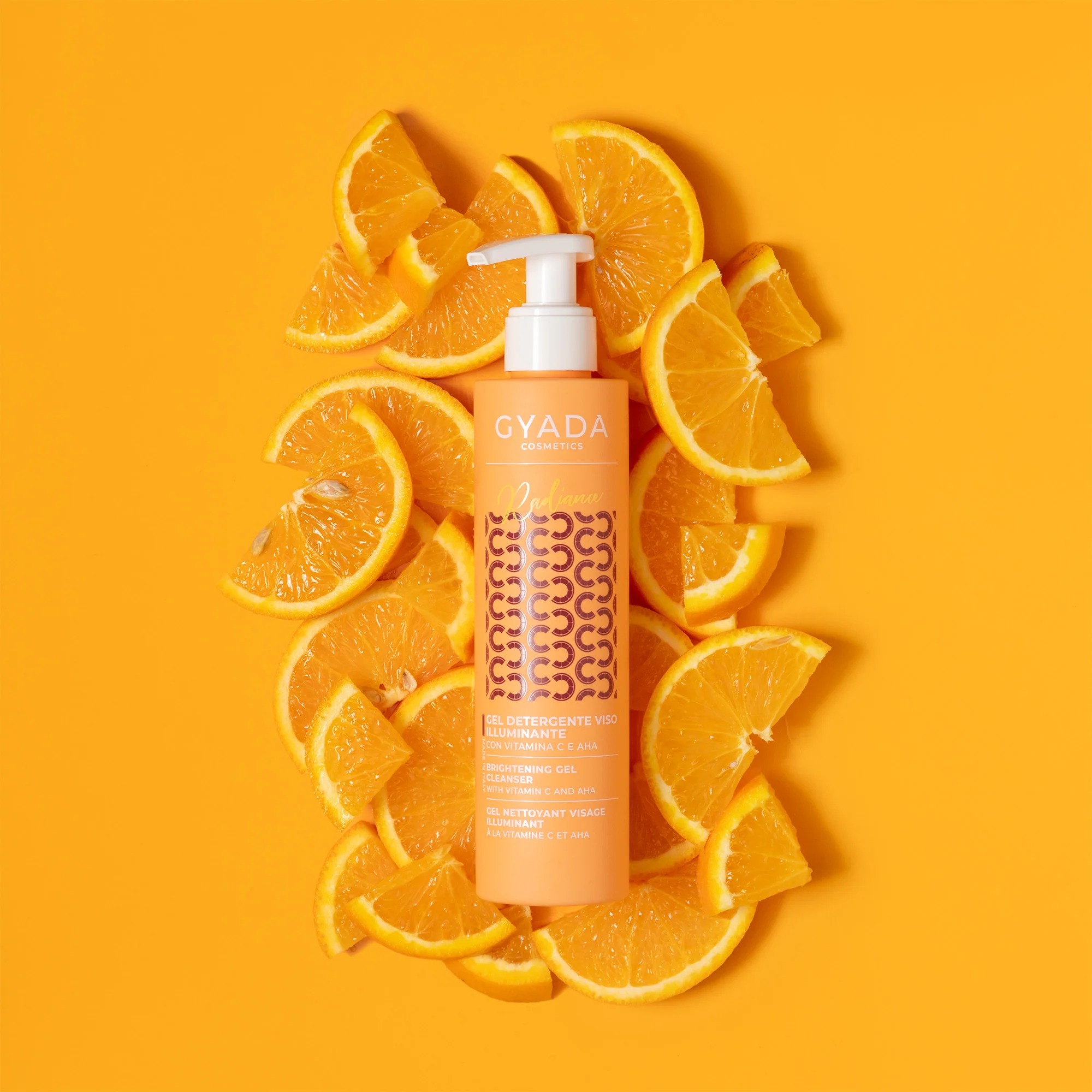 Radiance Vitamin C Radiance attīrošais sejas gels - sejas tīrīšanas gels
