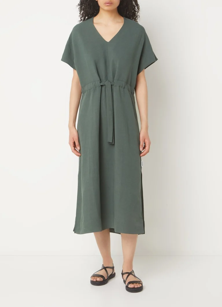 ARMEDANGELS Maahaliana, o rochie-tunic midi din amestec de in, cu curea legată.