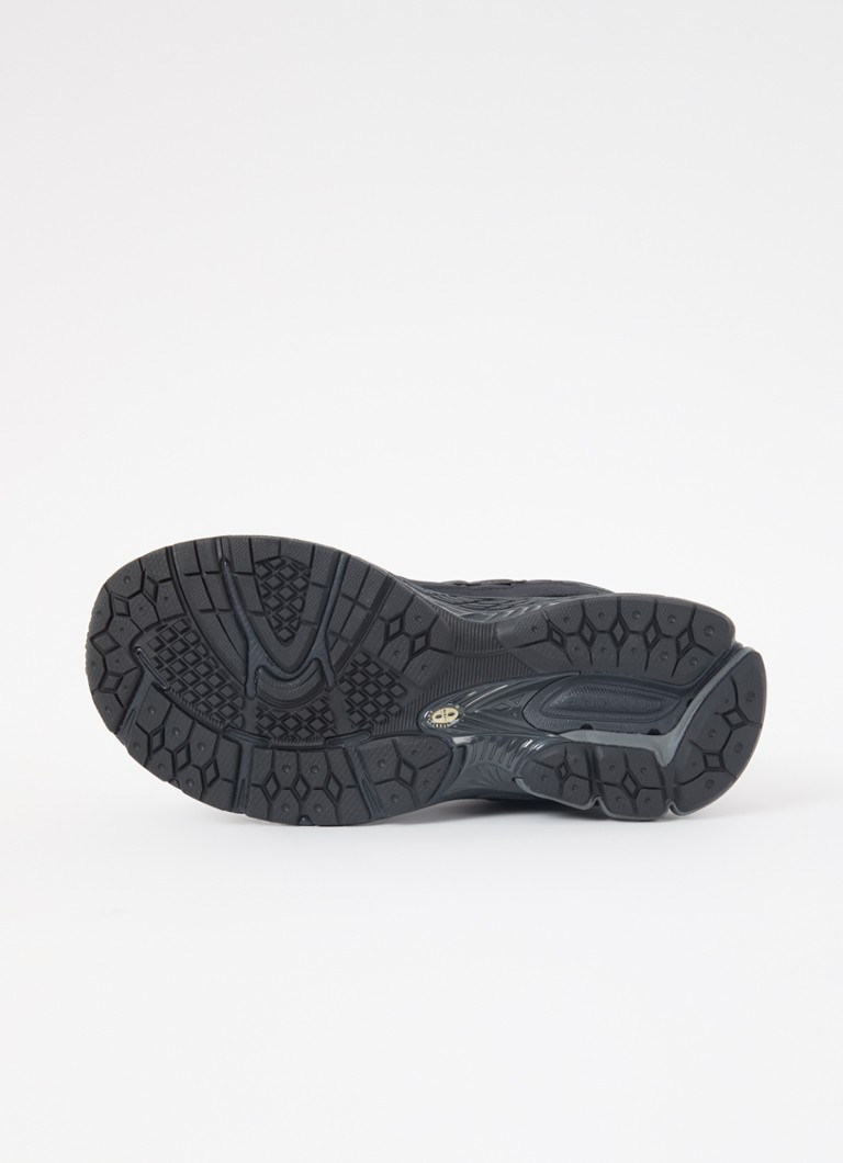 New Balance 2002 sneaker with mesh and leather details