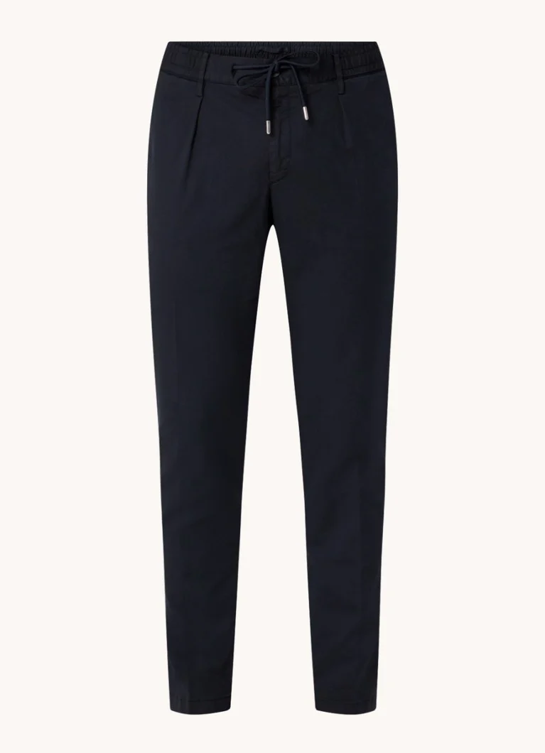 Pantaloni chino Profumo slim fit, confecționați din amestec de lyocell, cu buzunare laterale.