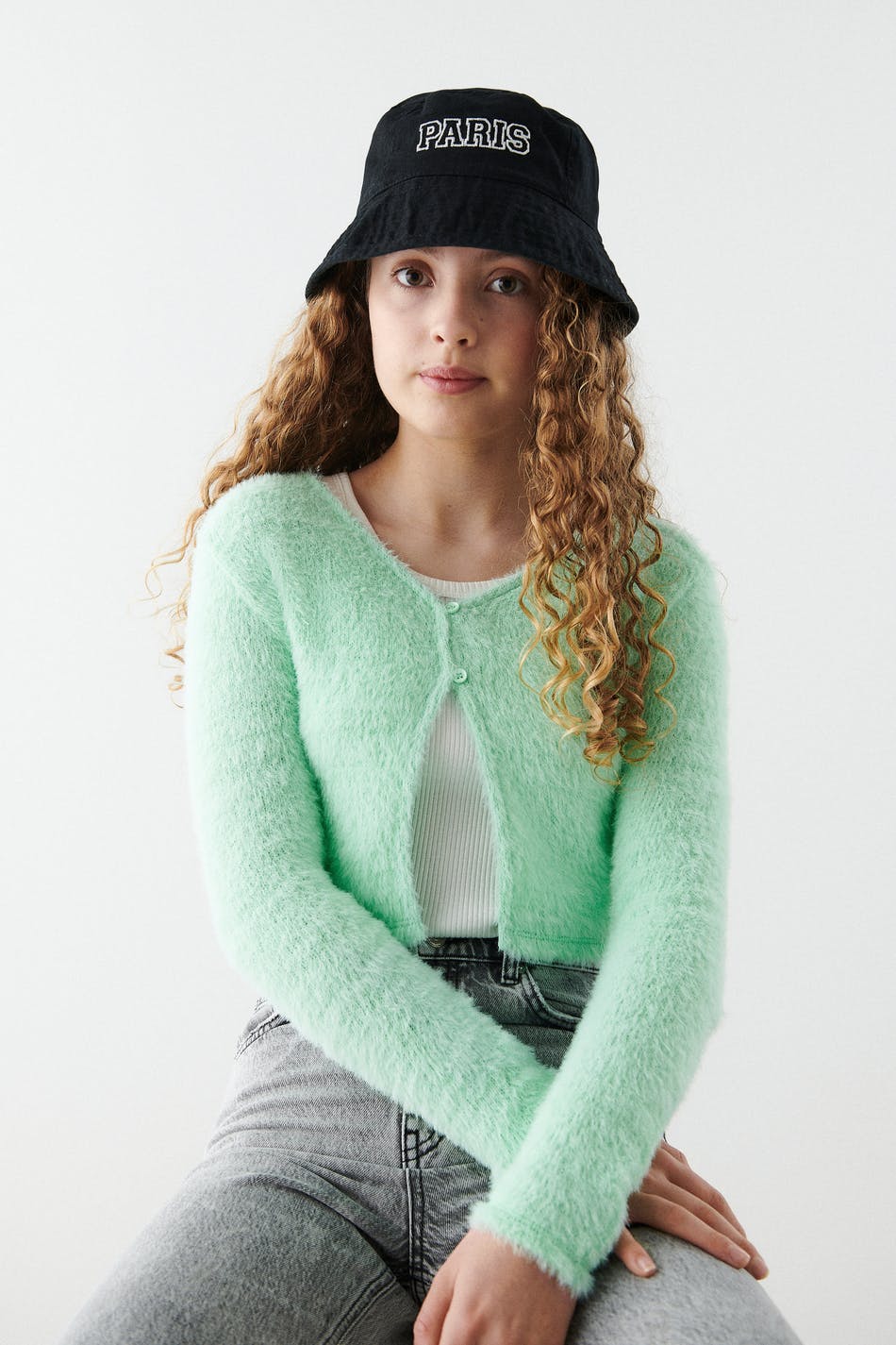 Y bucket hat