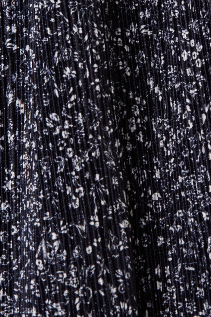 Pants knitted