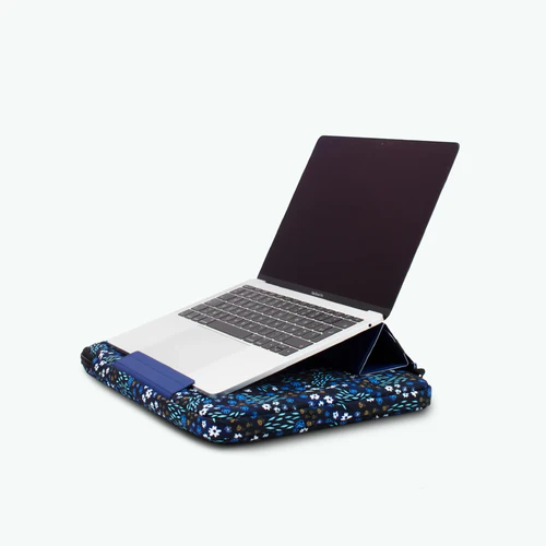 Downtown Miami 15/16 inch blue laptop sleeve
