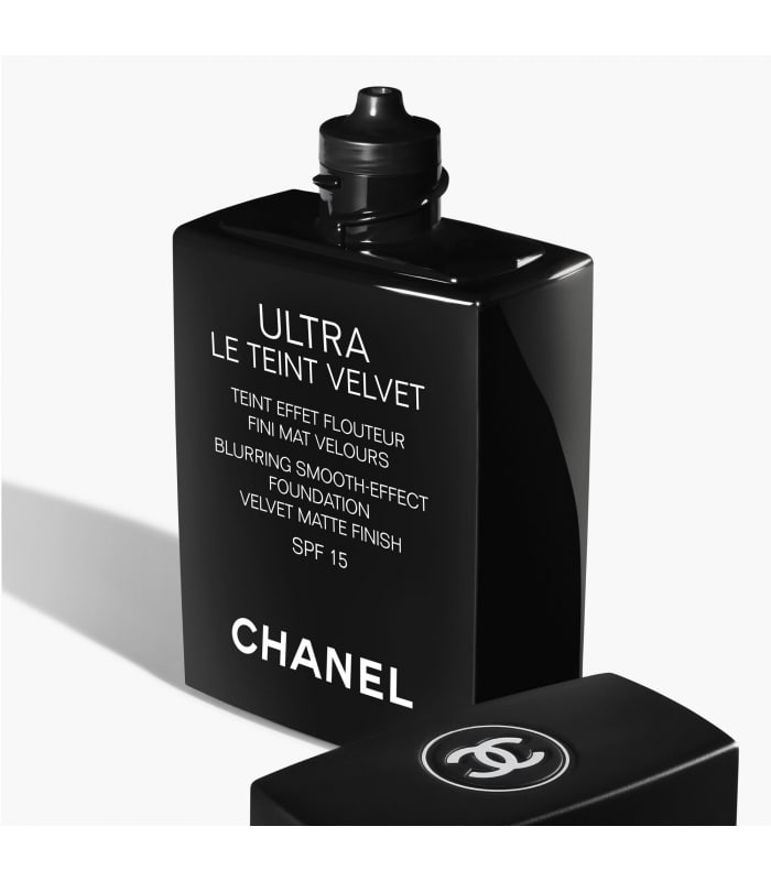 Chanel-ULTRA LE TEINT VELVET-Formule Ultra Légère et Longue Tenue Fini Mat Velours Effet Flouteur Teint Naturel Parfait