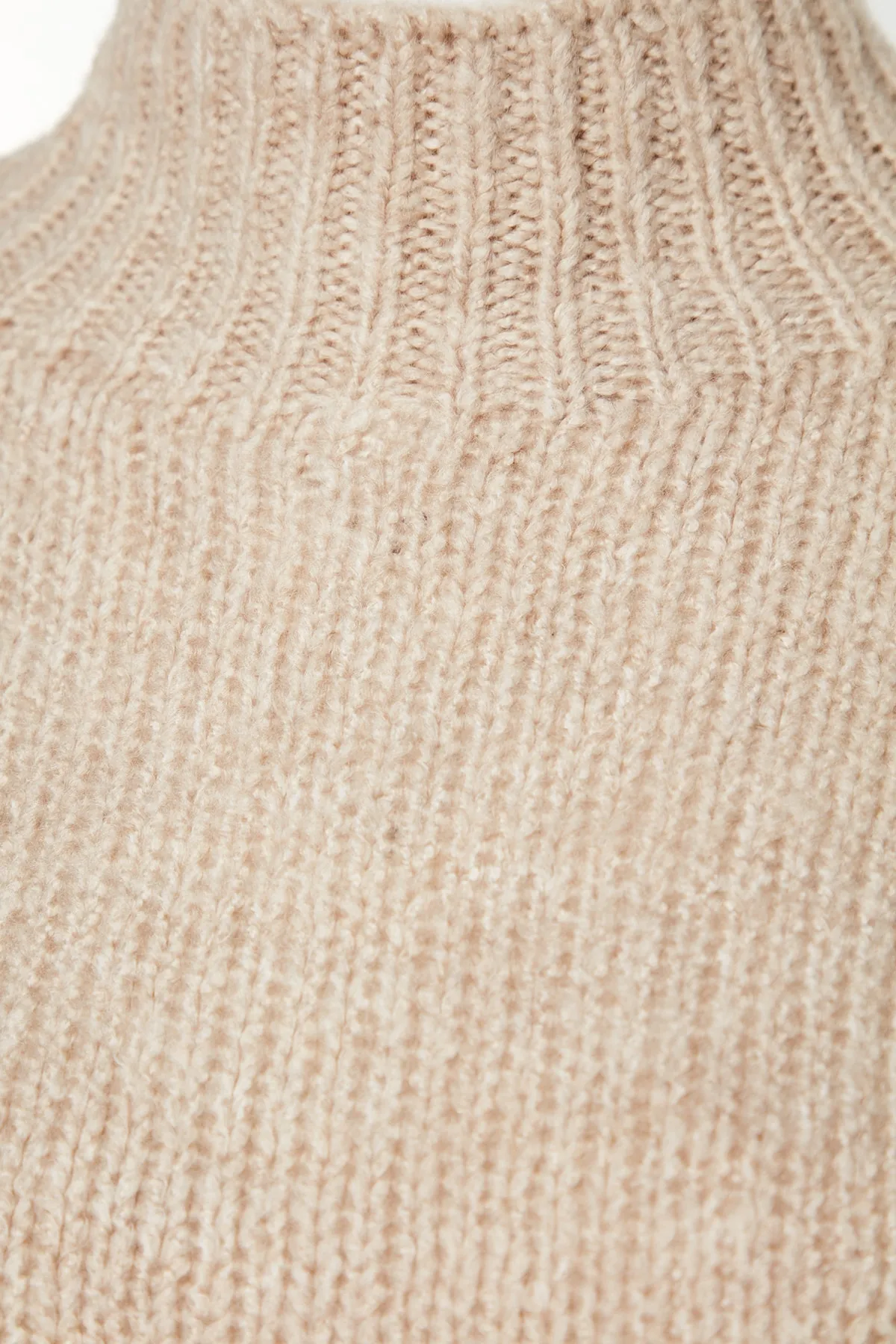 Trendyol Collection  Steinweicher, strukturierter, dicker Strickpullover mit Rundhalsausschnitt TWOAW24KZ00290