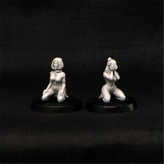 Kneeling Slaves (28 mm) (2)