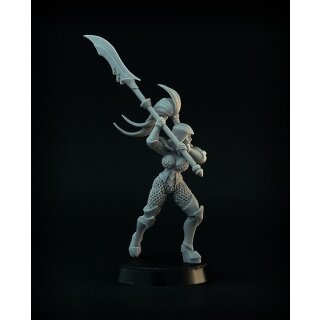 Female Dungeon Guard (28 mm) (5)