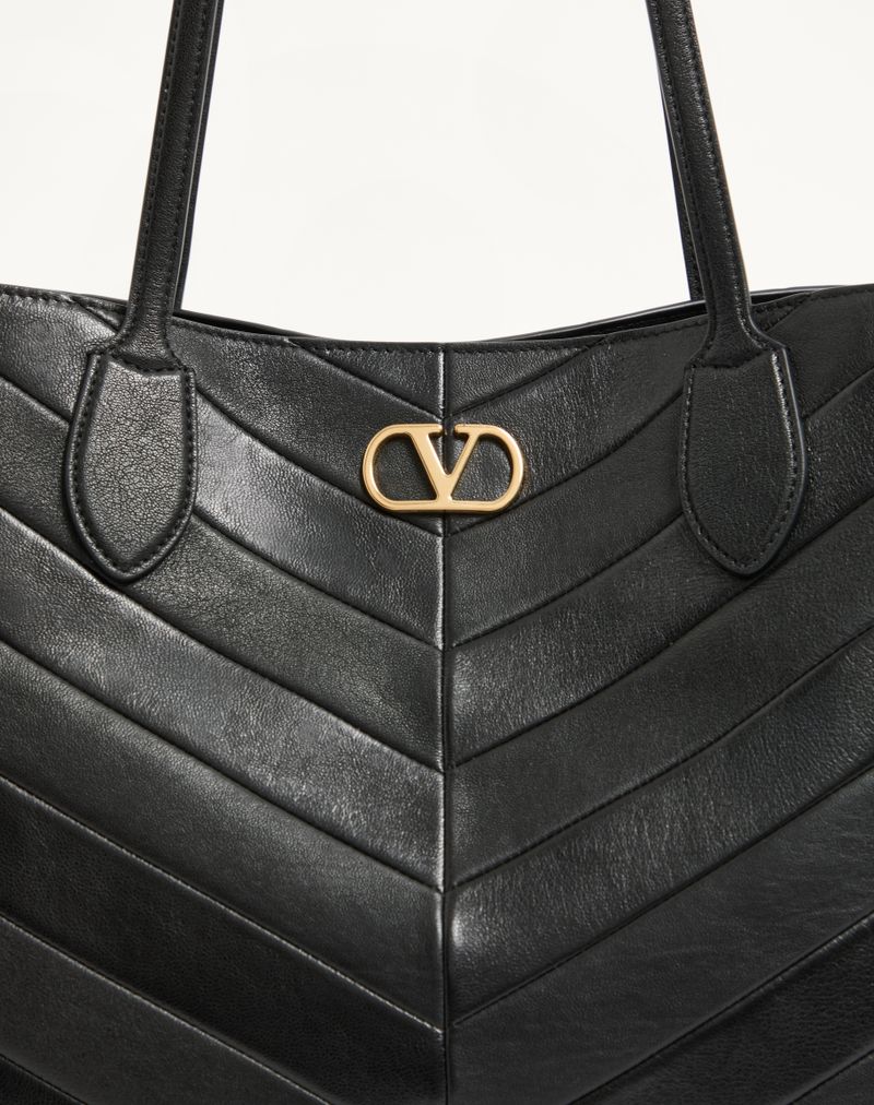 Bolsa de compras média Valentino Garavani Jean em napa com estampa chevron.