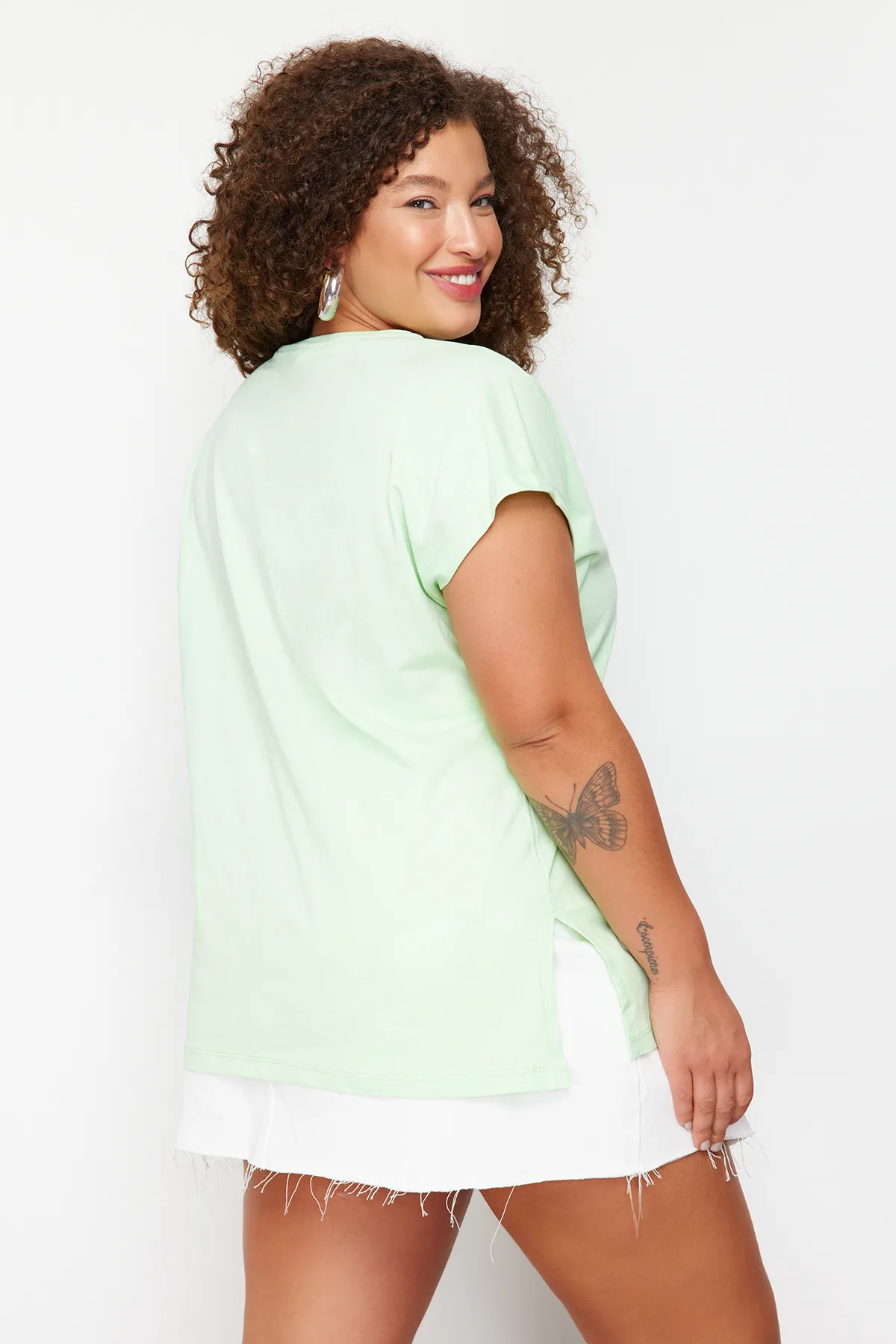 Trendyol Curve  Große Größen in T-Shirt - Grün - Boyfriend