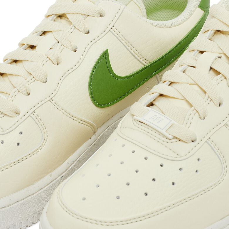 NIKE Wmns Air Force 1 '07 