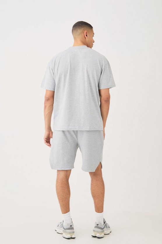 Oversize T-Shirt & gerippte Shorts