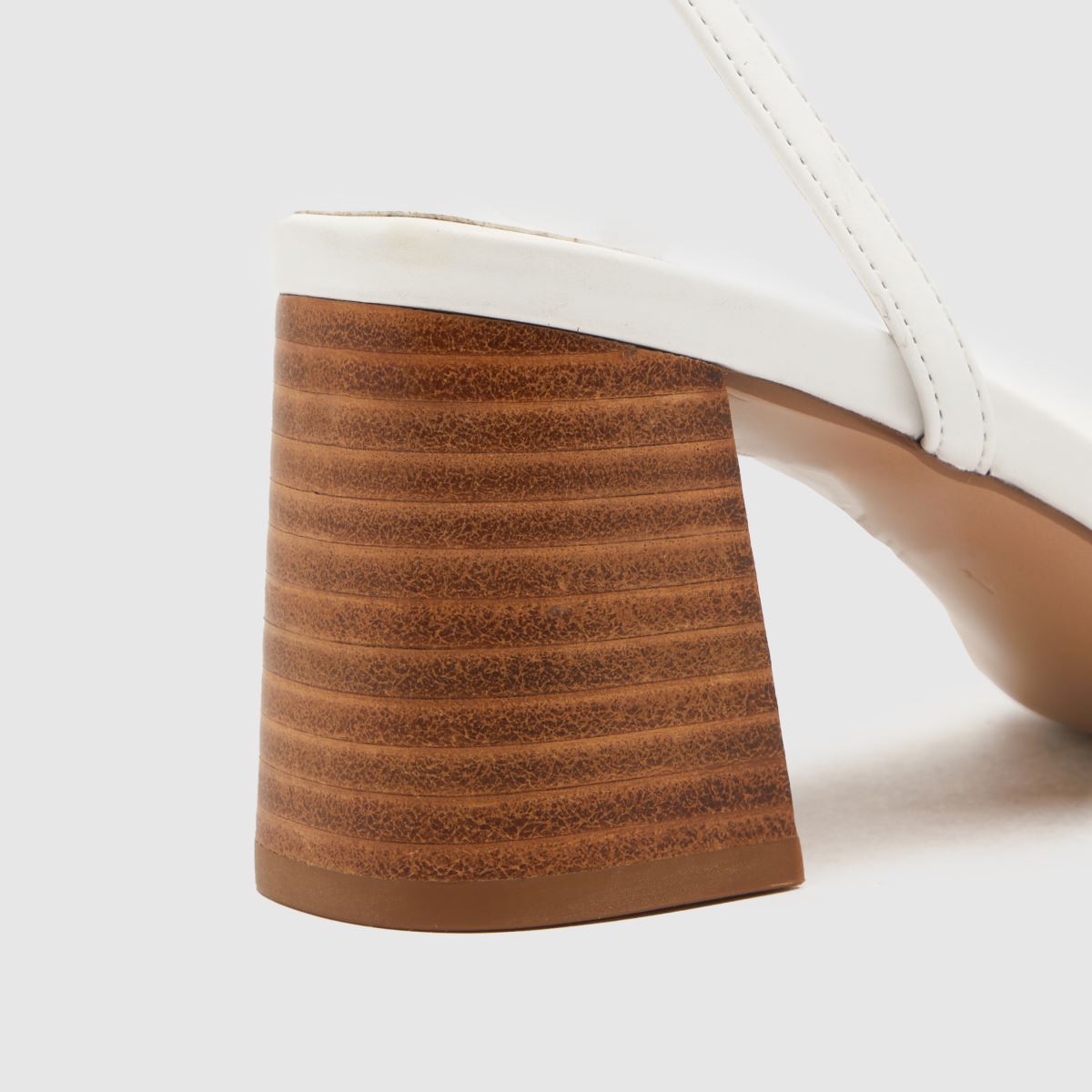 Schuh – Saturn – Vita höga klackar med remmar