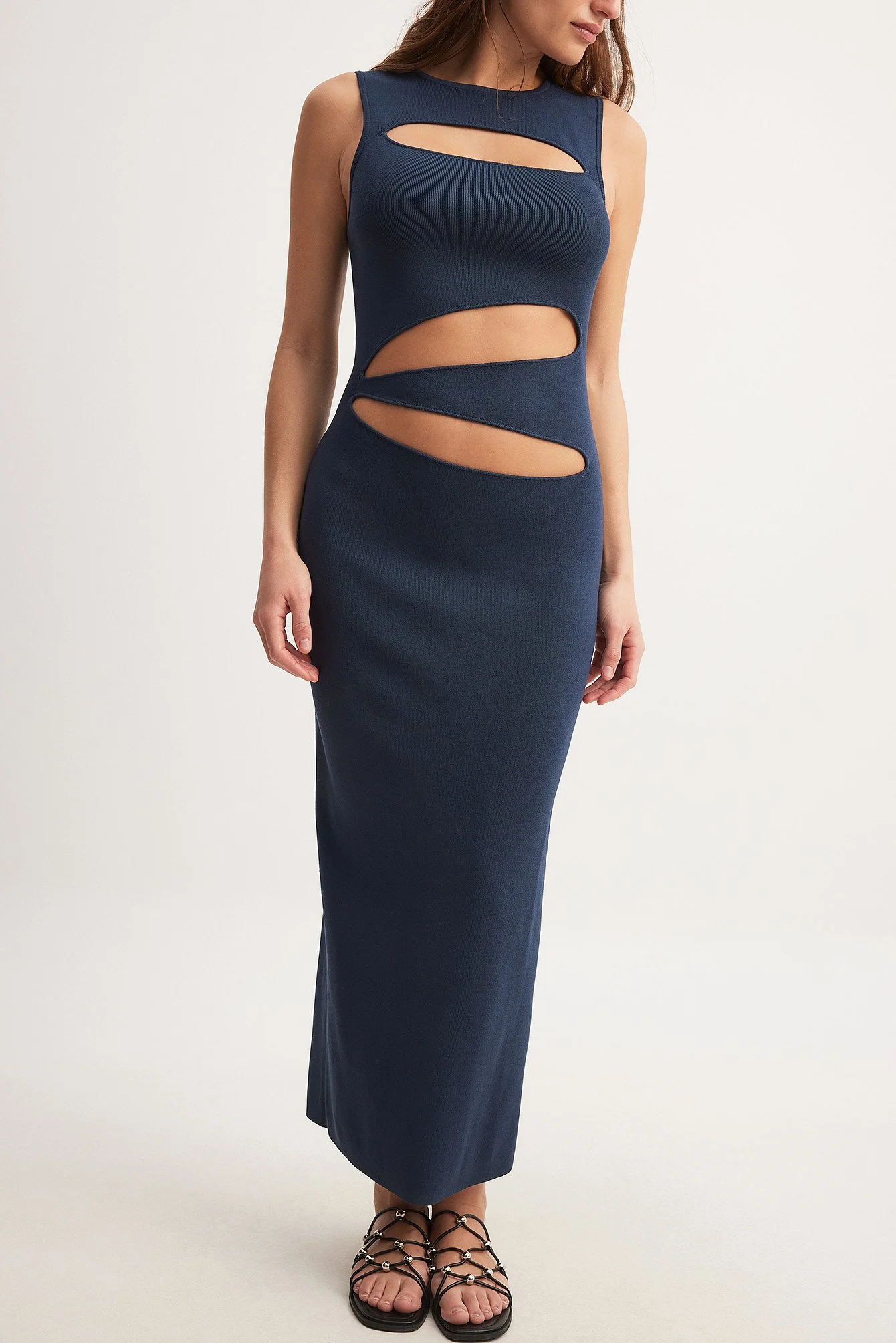 Fein gestricktes Maxikleid mit Cut-Outs