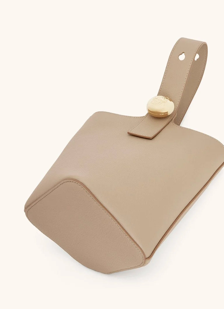Borsa a tracolla LOEWE Pebble Bucket Mini in pelle di vitello