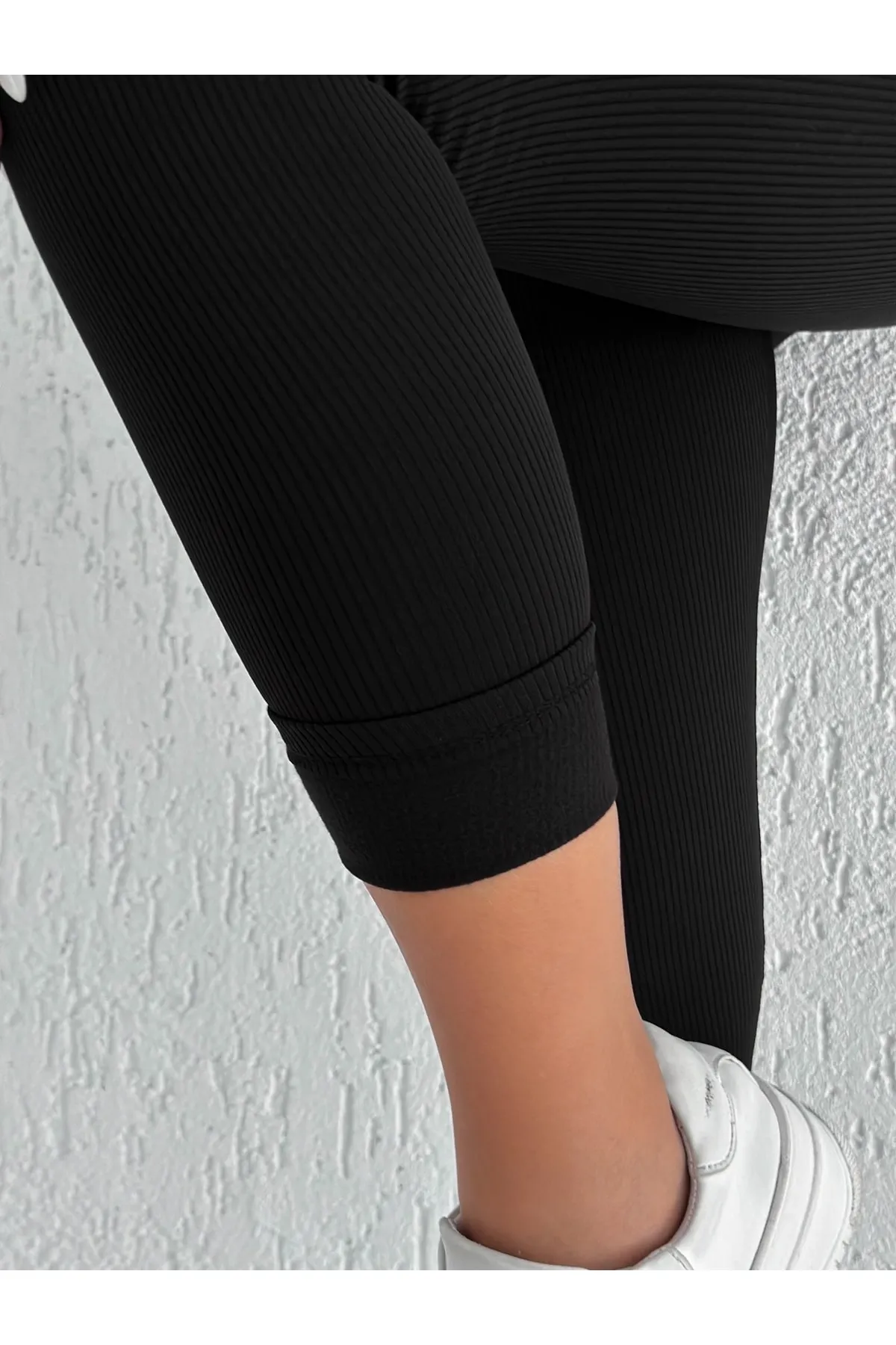 BEJNA  Gerippte Damen-Strumpfhose aus schwarzem Fleece mit hoher Taille