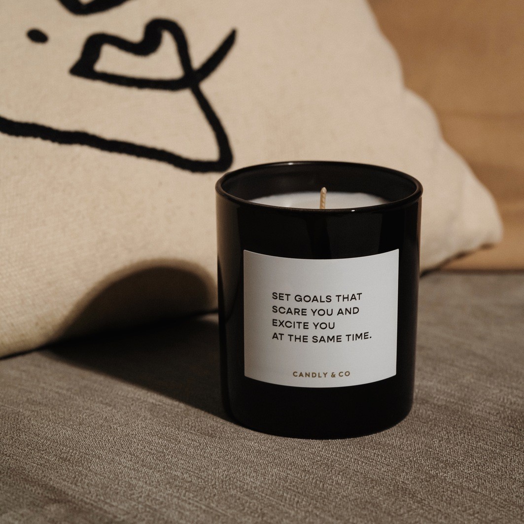 Bougie n°4 de Candly&Co Fixez-vous des objectifs qui vous font peur et vous enthousiasment à la fois.