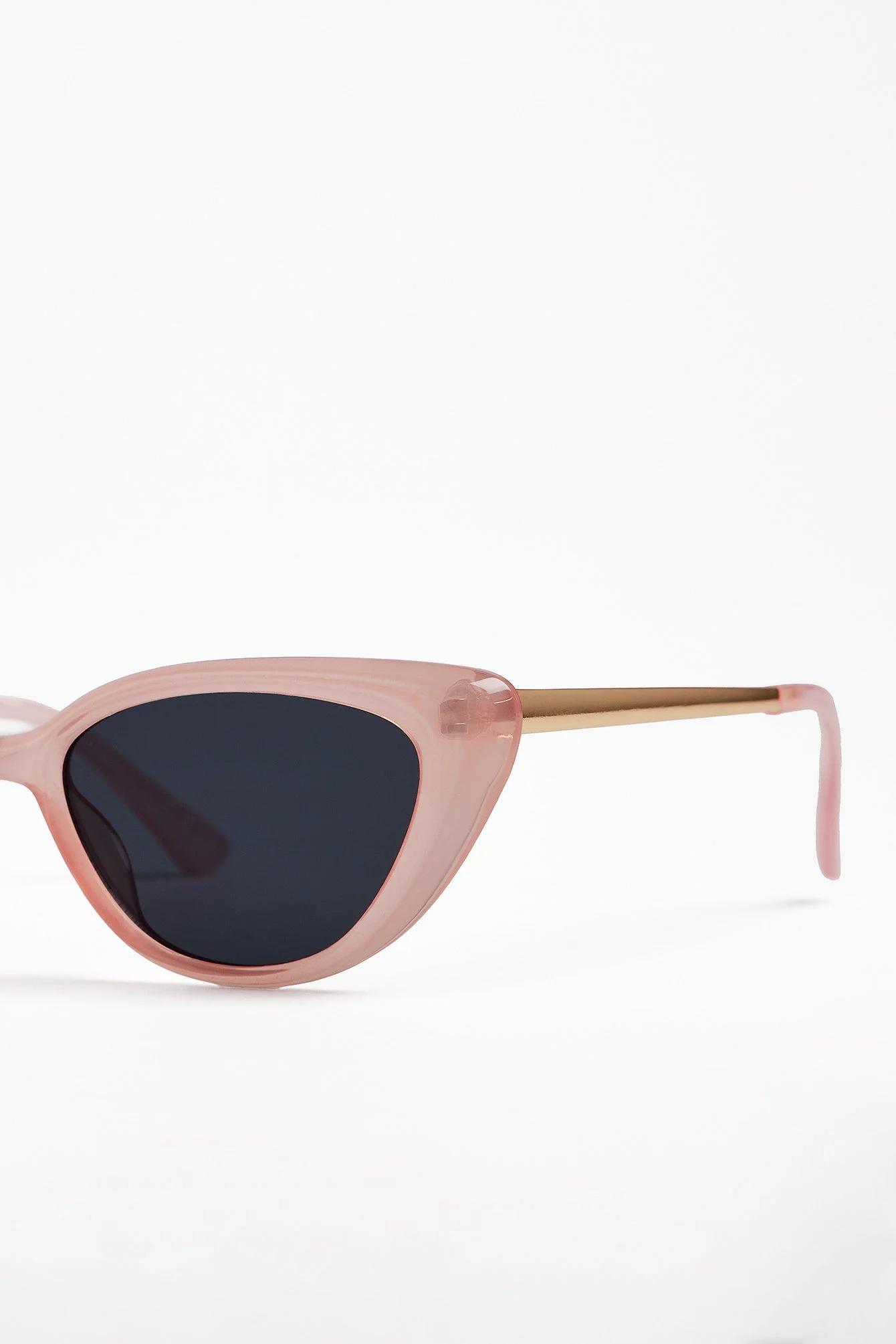 Metal Detailed Cateye Sunglasses