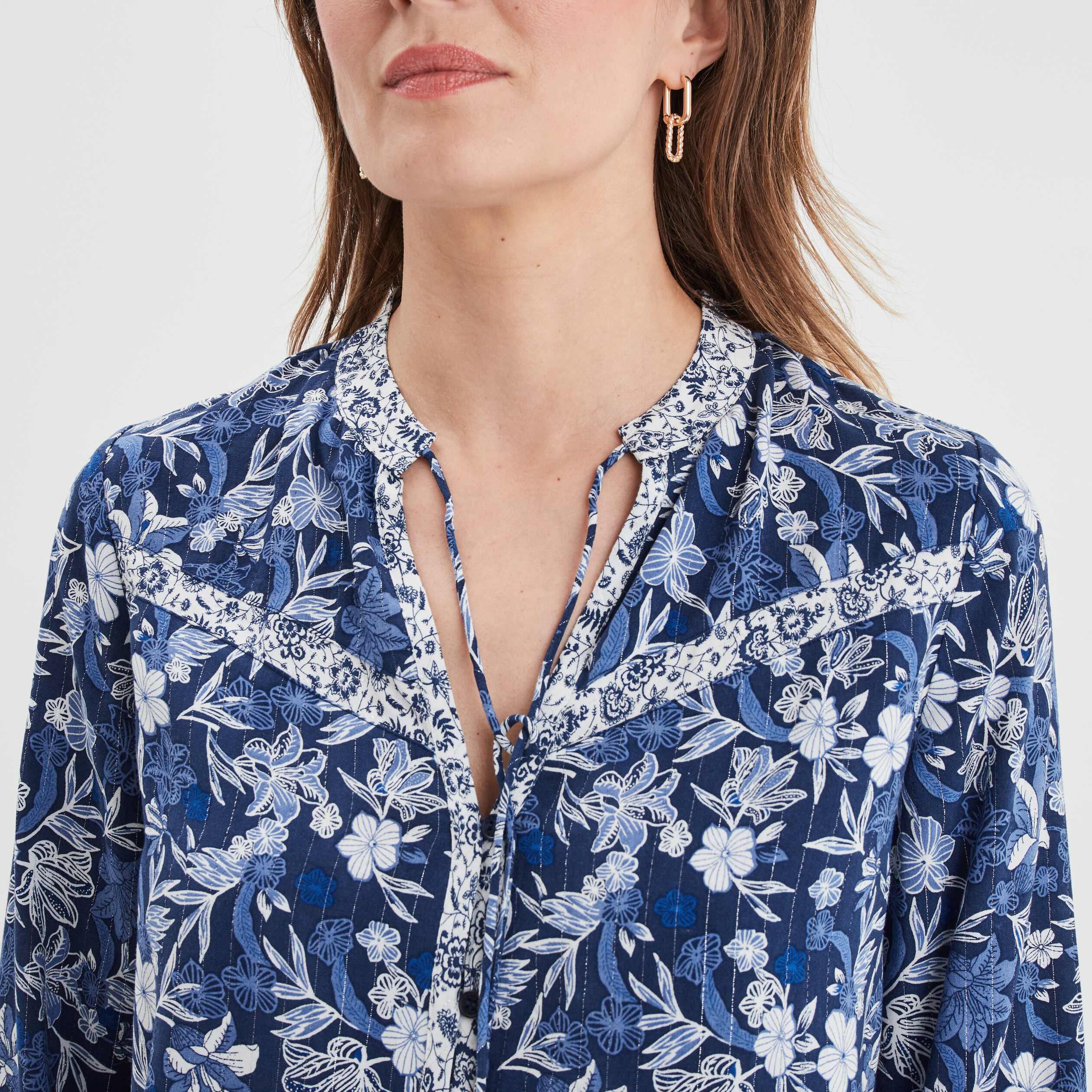 Chemise col cordons à pampilles bleu marine femme | La Halle