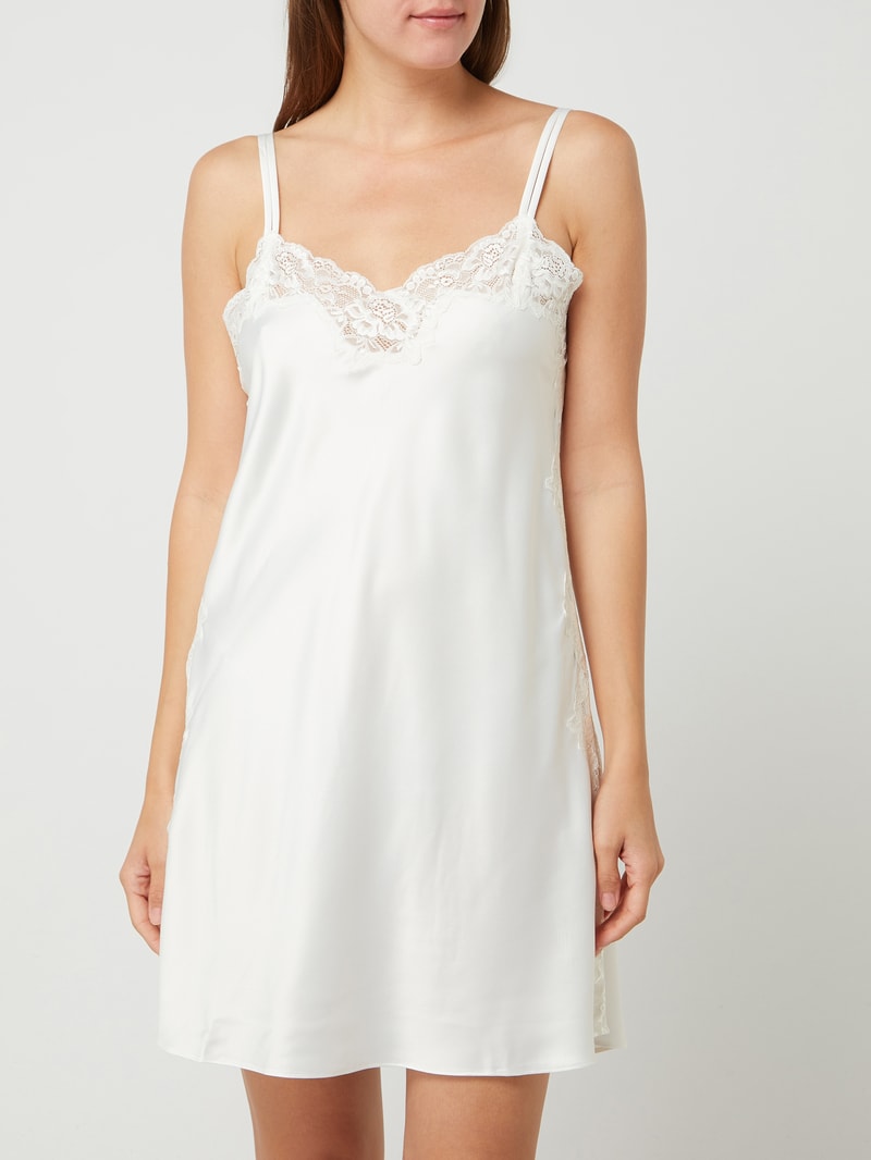 Nachthemd aus Satin in offwhite