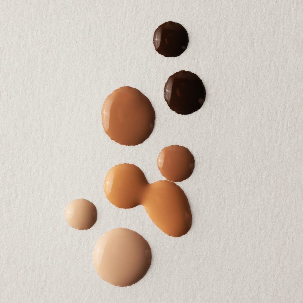 KYLIE COSMETICS Odos atspalvio blukimo eliksyras