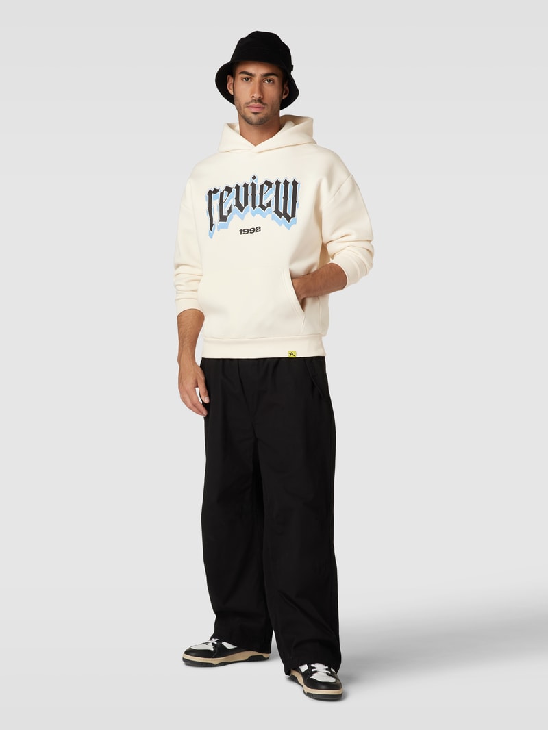Hoodie mit Label-Print in ecru