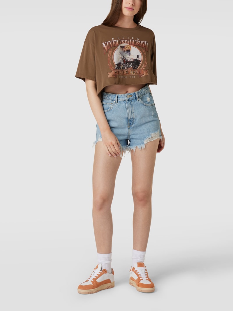 Jeansshorts im Destroyed-Look in hellblau