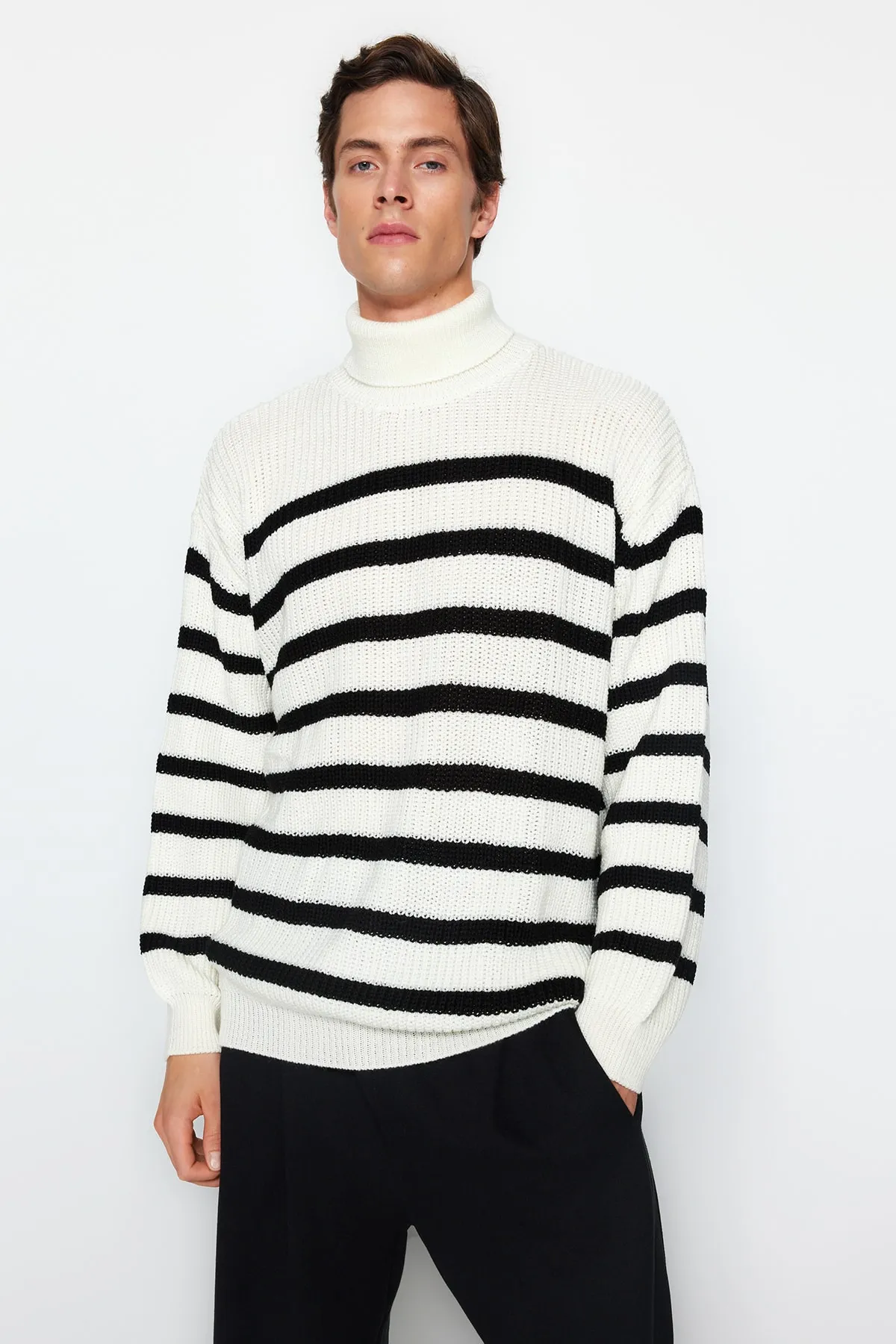 Trendyol Collection  Ecru Unisex Oversize Fit Wide Fit gestreifter Strickpullover TMNAW24KZ00017