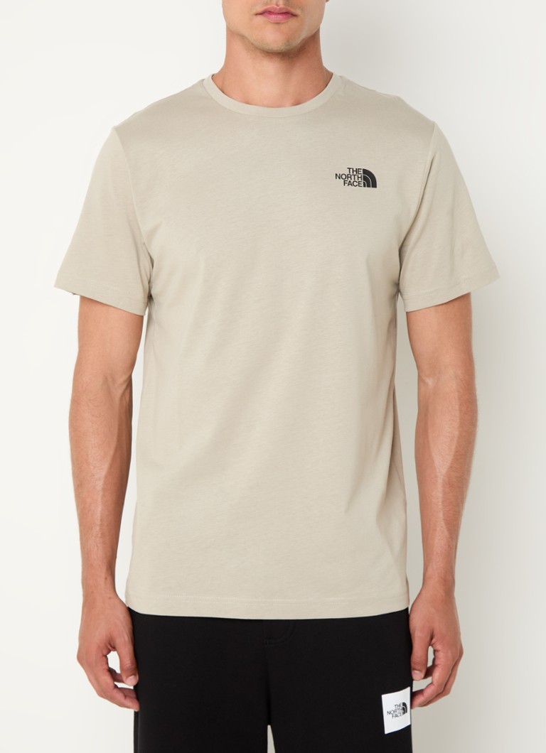 Tricou The North Face cu logo și imprimeu pe spate.