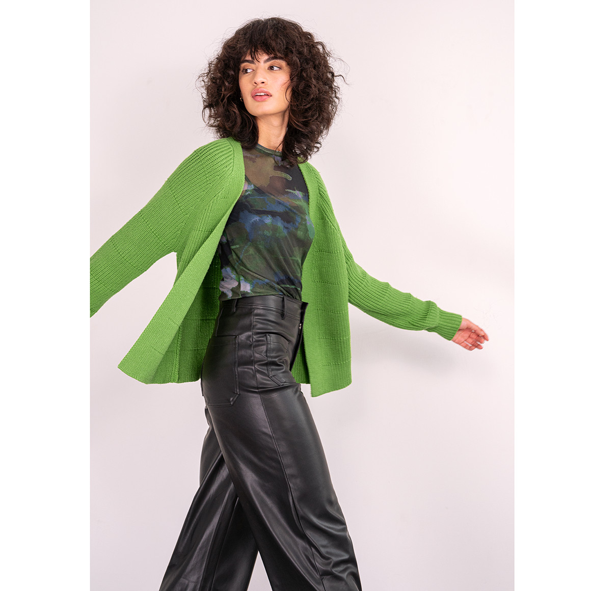 Damen Strickjacke aus Rippstrick