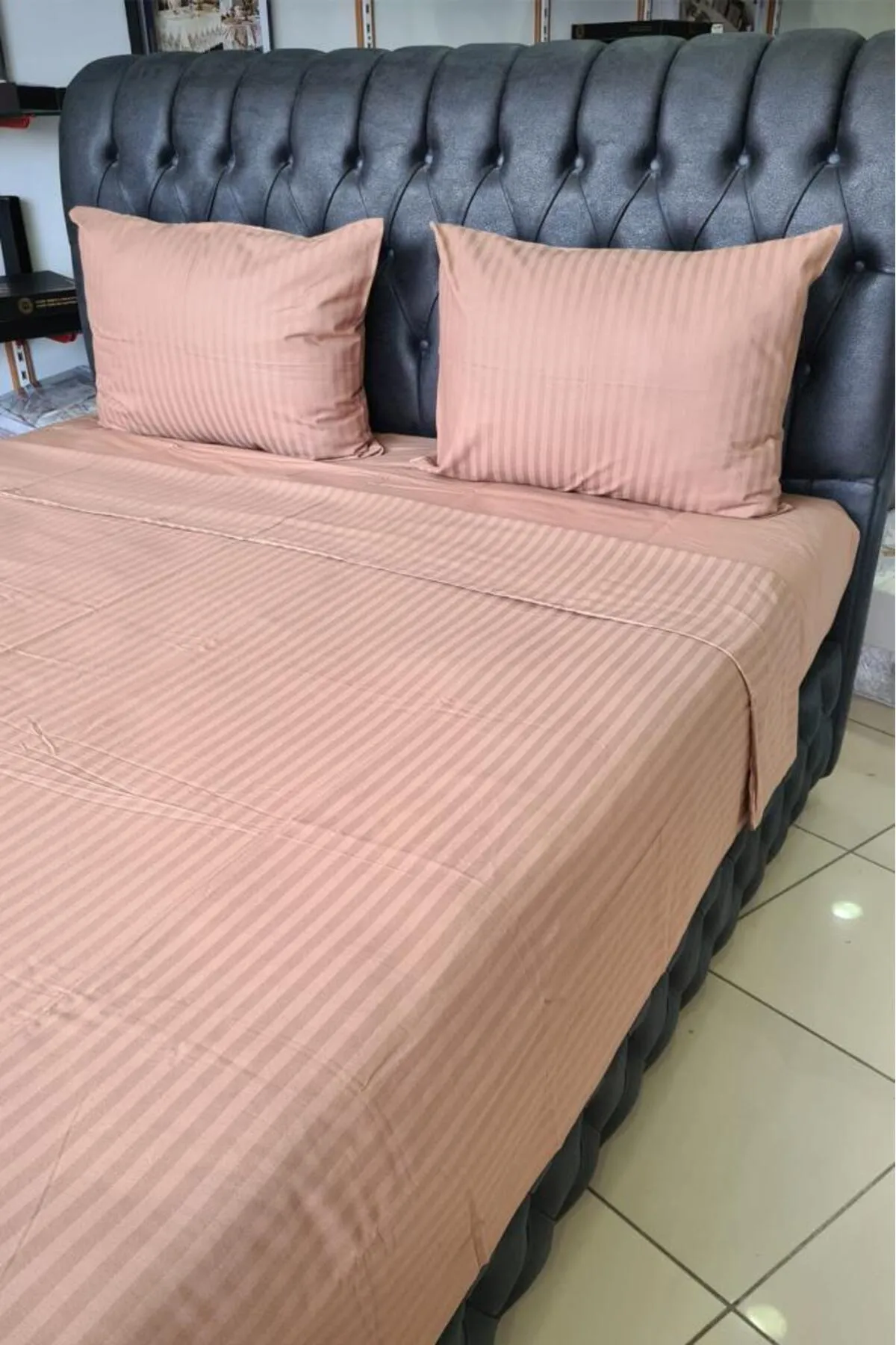 Çeyiz Diyarı  Satin-Elegantes Dobby-Doppelbettbezug-Set in Braun