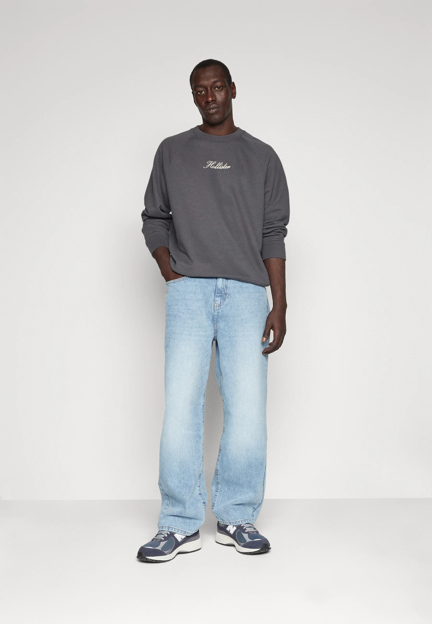 Sudadera Hollister Co. EXCLUSIVE CREW