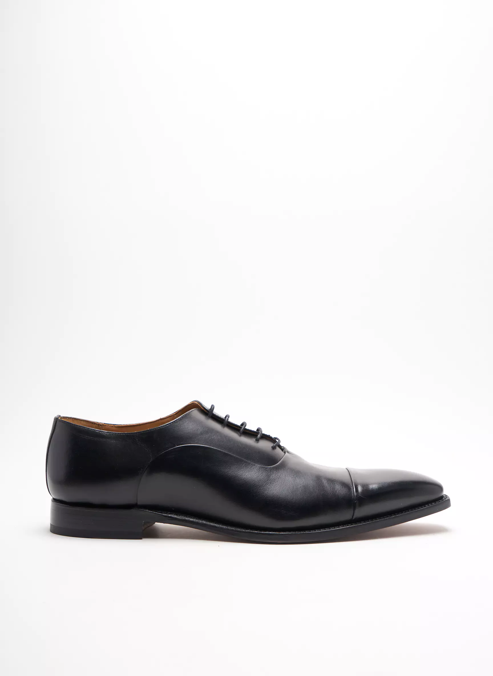 Marvin Co Luxe Derby Homme couleur noir