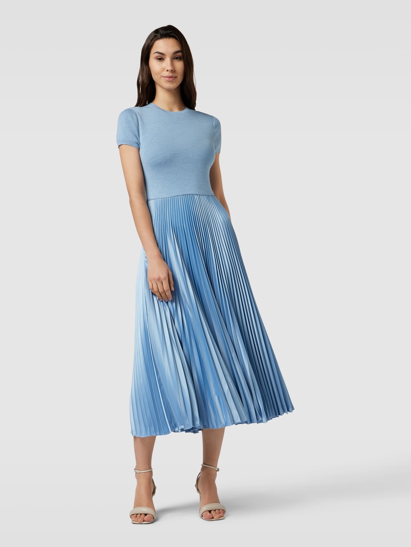 Midikleid mit Plisseefalten in bleu