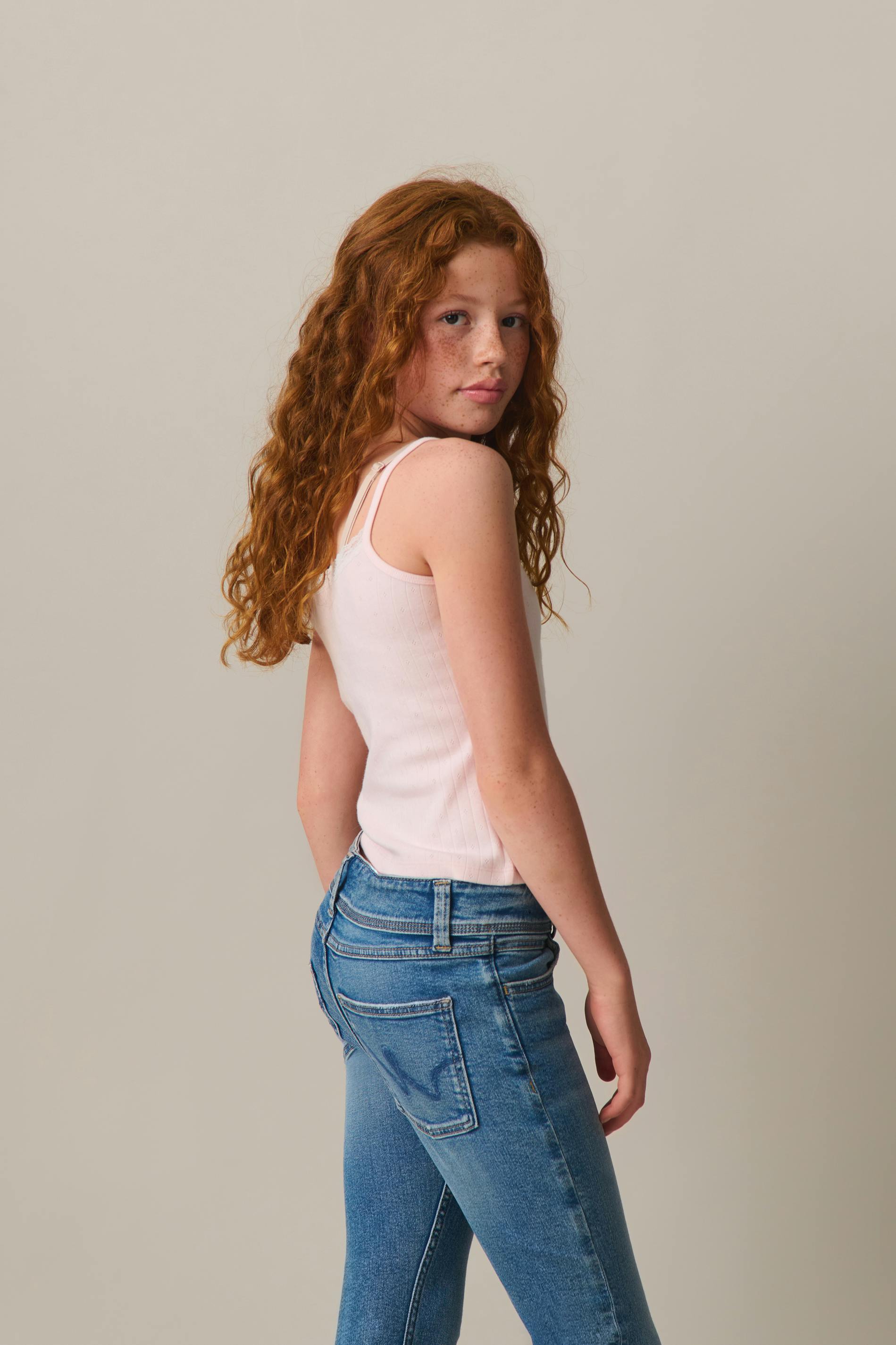 Y lace singlet
