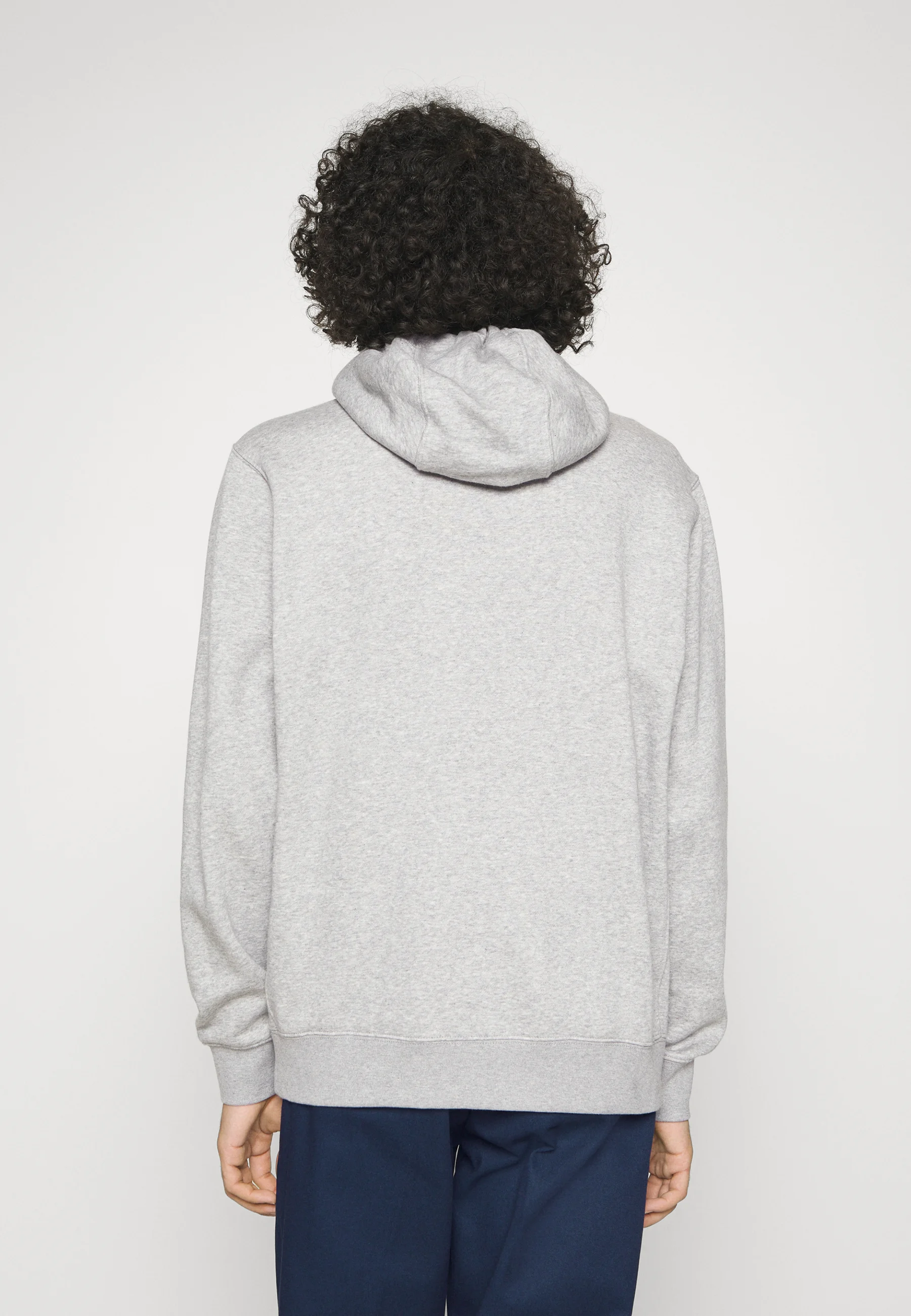 Nike Sportswear CLUB STACK - Sudadera con capucha