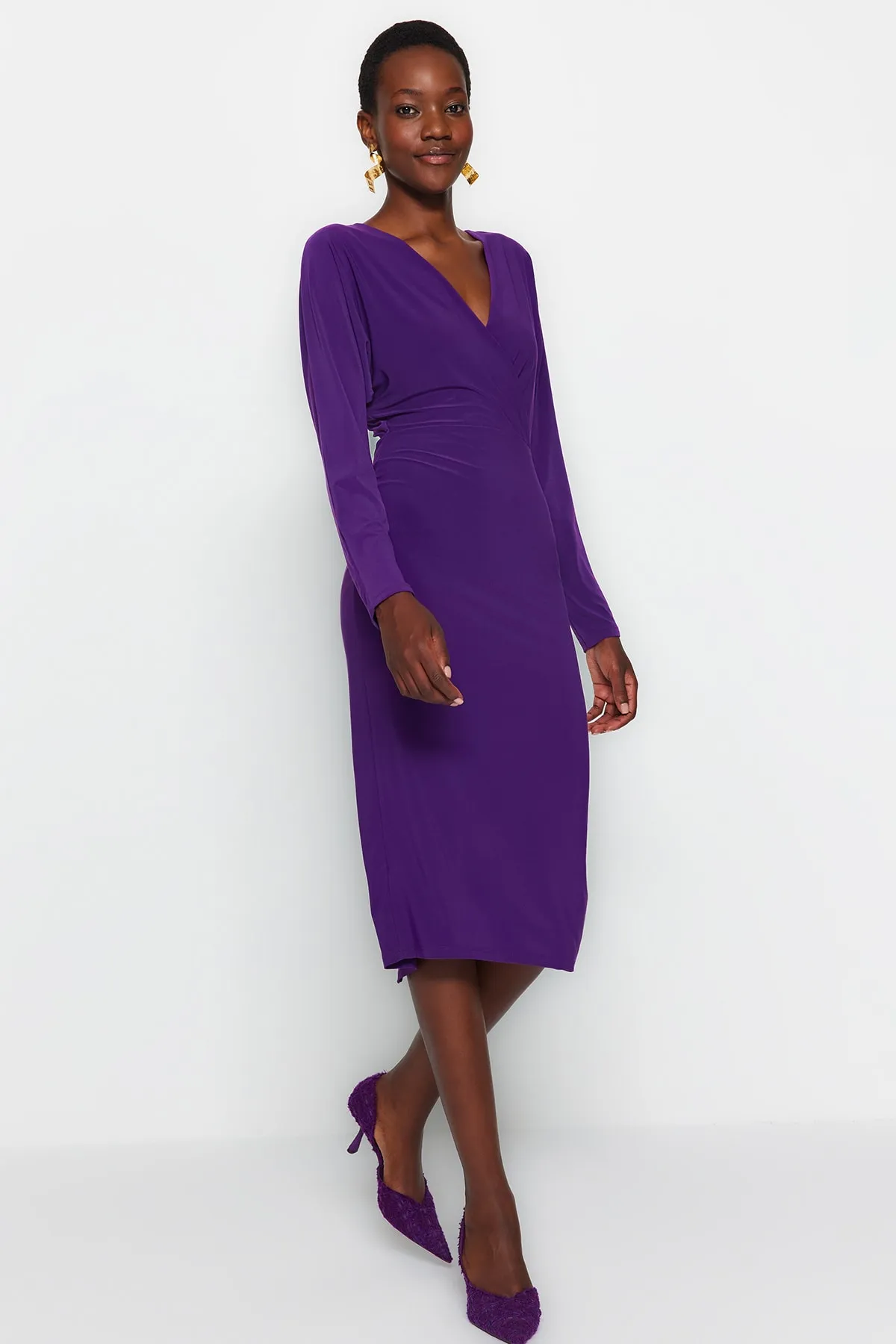 Trendyol Collection  Lilafarbenes, eng anliegendes, flexibles Midi-Strickkleid mit Fledermausärmeln TWOAW24EL00198