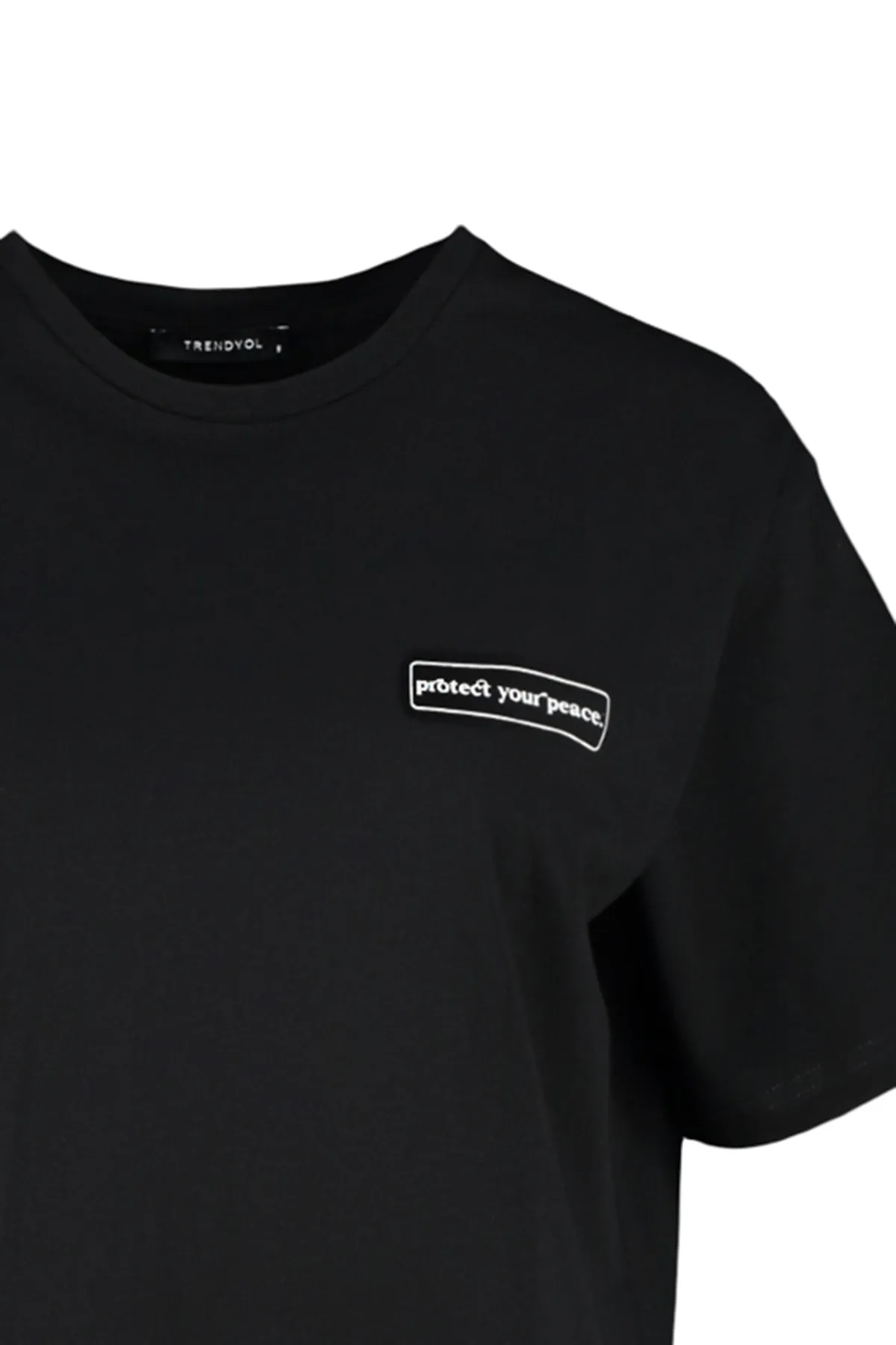 Trendyol Collection  Schwarzes, bedrucktes Boyfriend-Strick-T-Shirt mit Rundhalsausschnitt aus 100 % Baumwolle TWOSS23TS00113