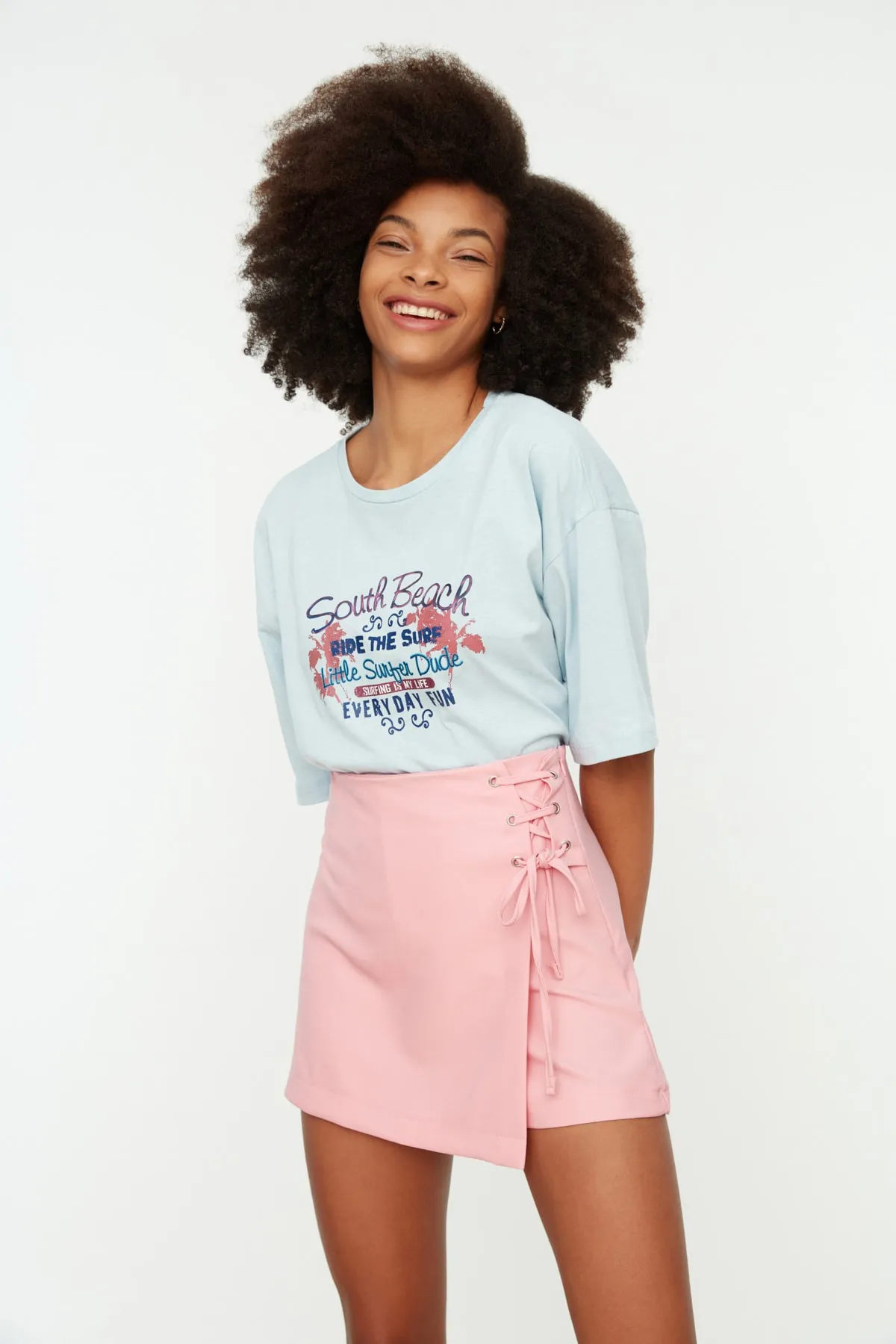 Trendyol Collection  Shorts - Rosa - Hoher Bund