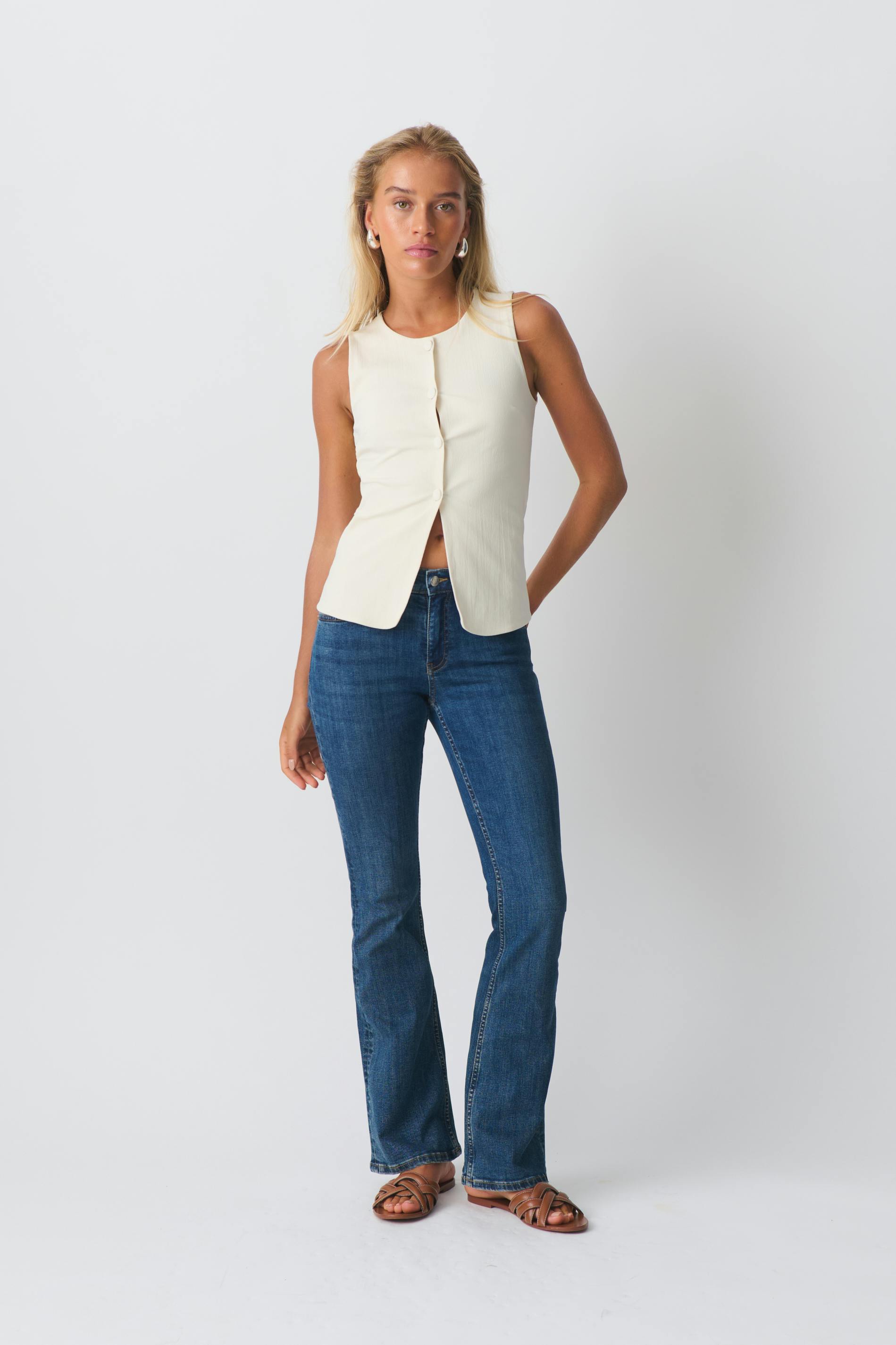 Low waist bootcut jeans