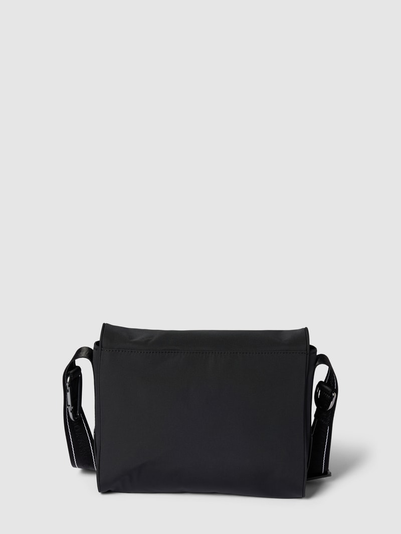 Handtasche mit Magnetverschluss und verstellbarem Schulterriemen in schwarz