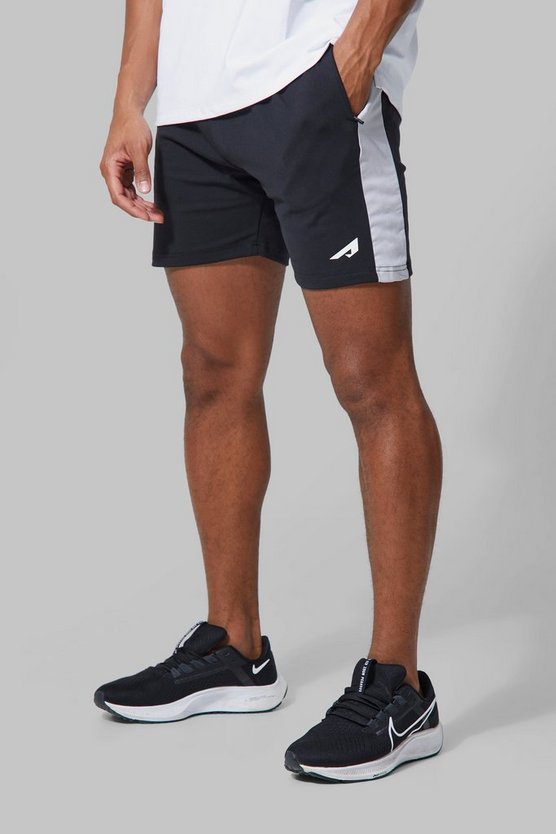 Performance Shorts mit Active Logo