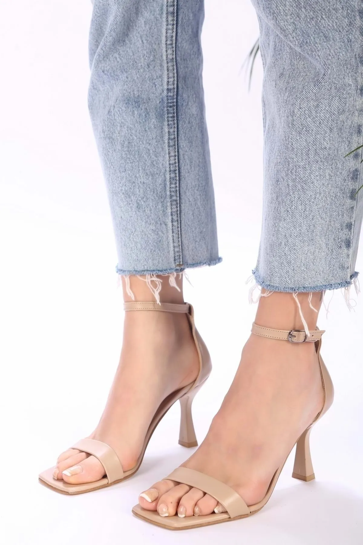 Shoeberry  Damen-Schuhe Riva Skin Skin mit Einzelriemen und Absatz