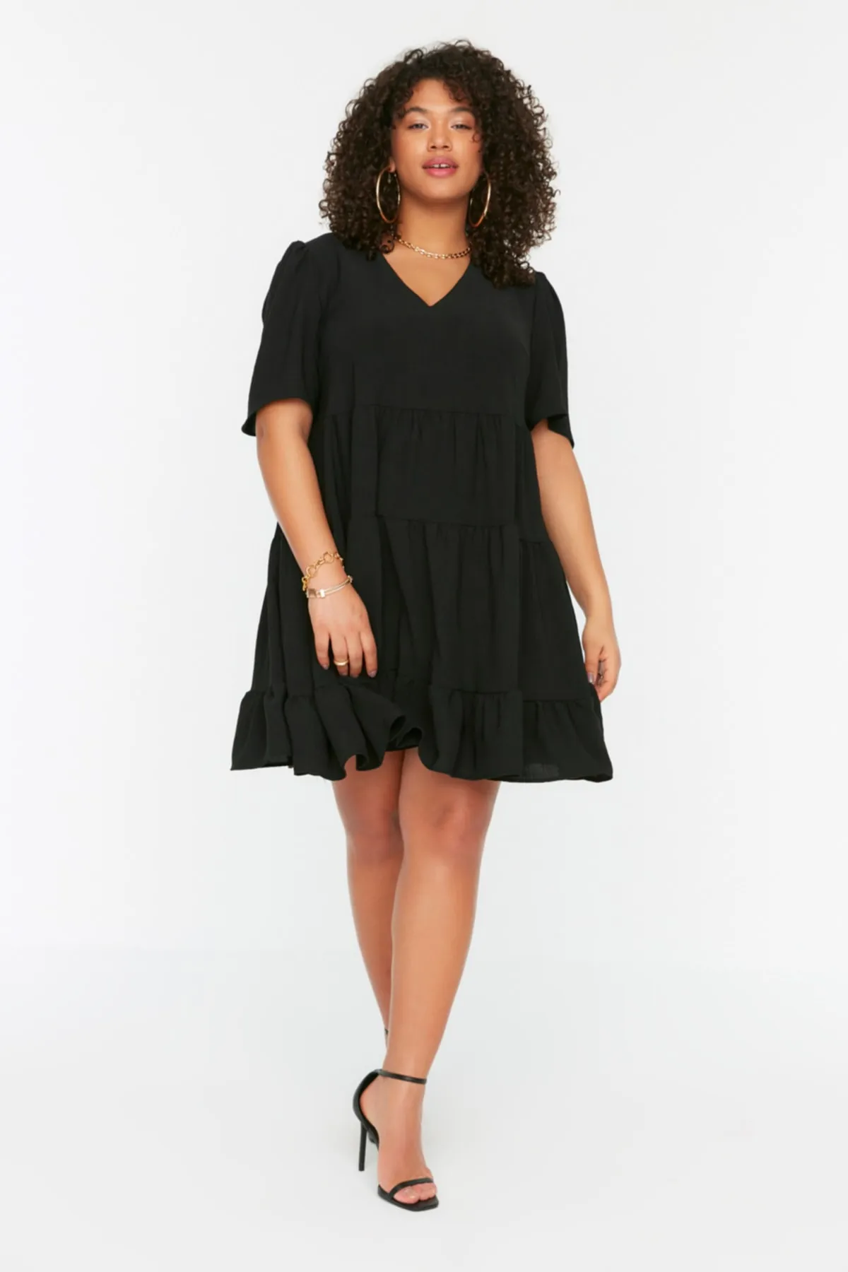 Trendyol Curve  Schwarzes gewebtes Volantkleid TBBSS22EL1597