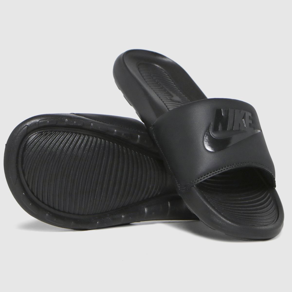 Nike – Victor One – Svarta sandaler