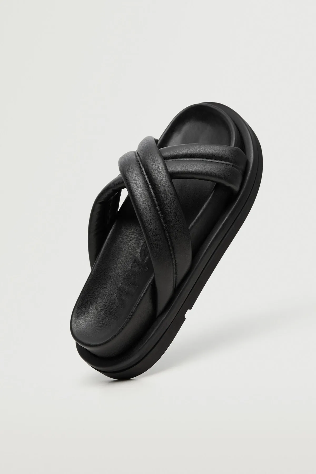 MANGO  Schwarze Damensandalen 27054399