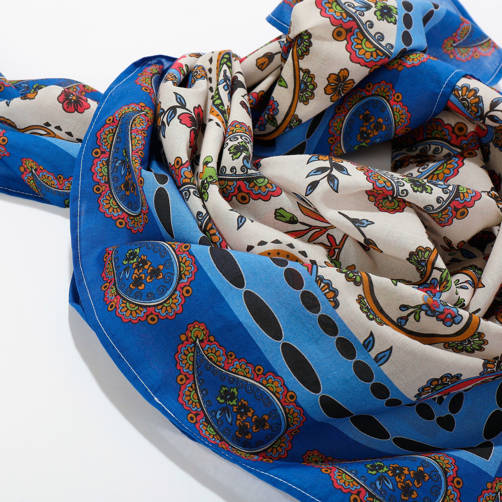 Foulard fabriqué en France imprimé cachemire, 100 x 100 cm