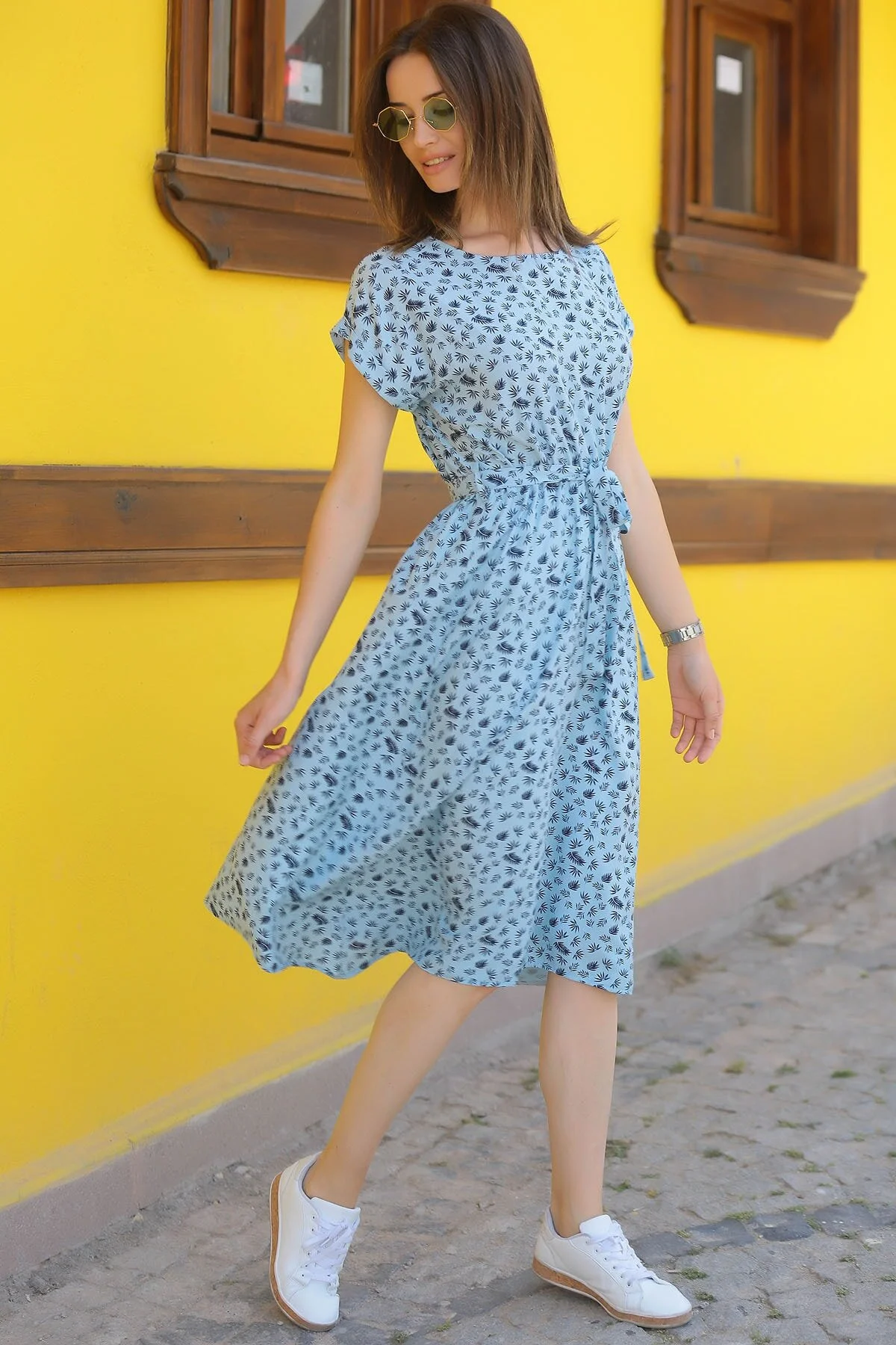 armonika  Babyblau gemustertes Damenkleid mit elastischem Bund und Bindeband ARM-18Y001121