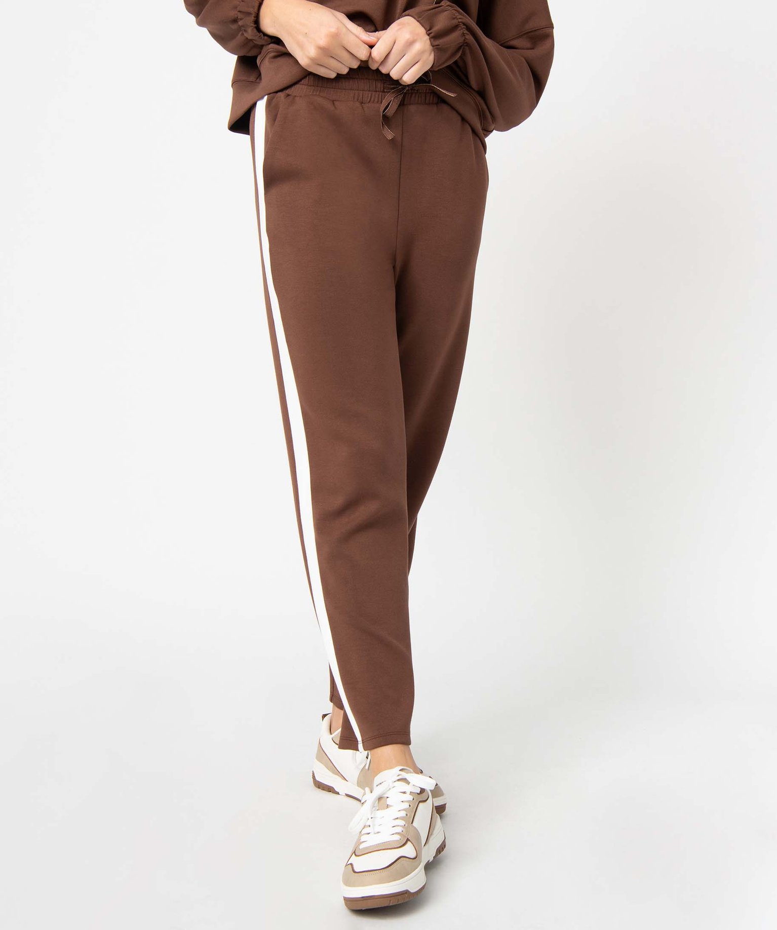 Pantalon de jogging femme avec bandes contrastantes sur les ... marron | GEMO