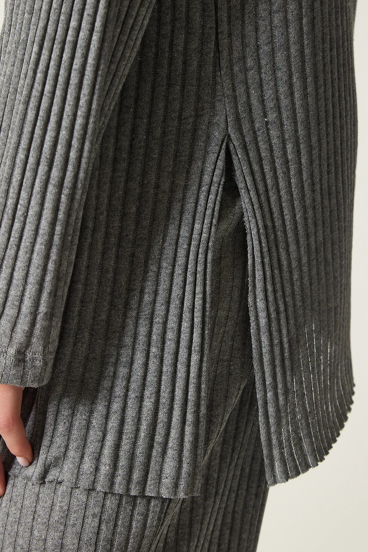 Happiness İstanbul  Set aus geräucherter Cord-Strickbluse und Hose für Damen OW00008